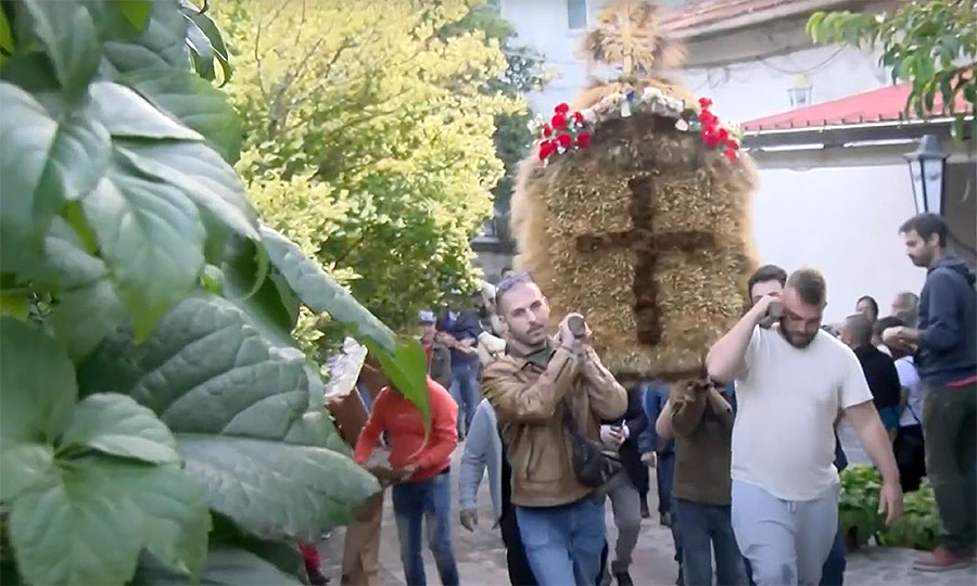 Processione tradizionale al Festival Radici di San Paolo Albanese