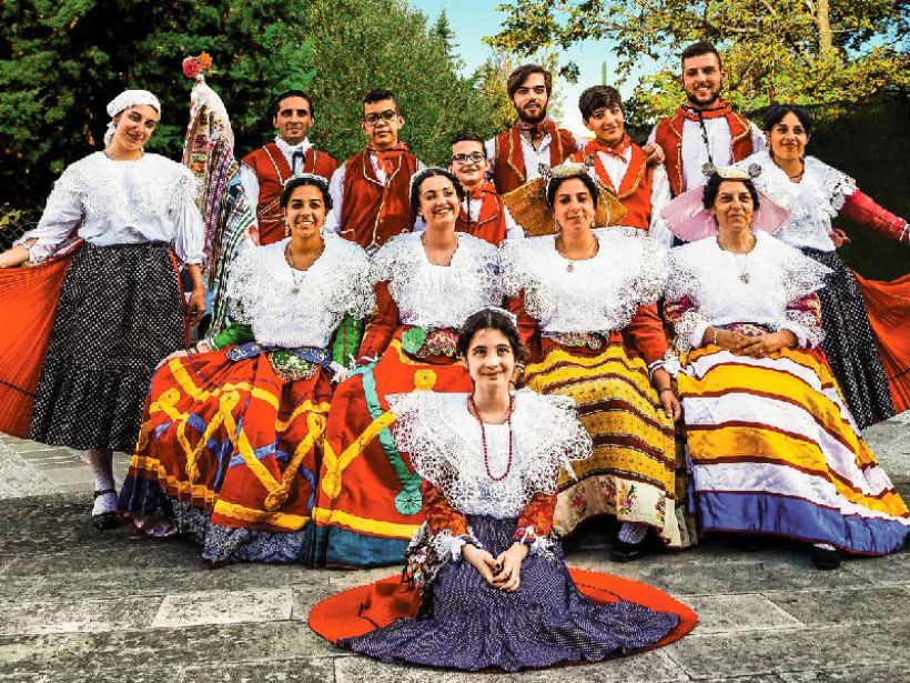 Gruppo con costumi tradizionali arbereshe